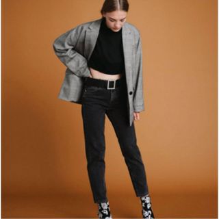 ザラ(ZARA)のZARA ハイライズ　マムフィット　ジーンズ　32(デニム/ジーンズ)