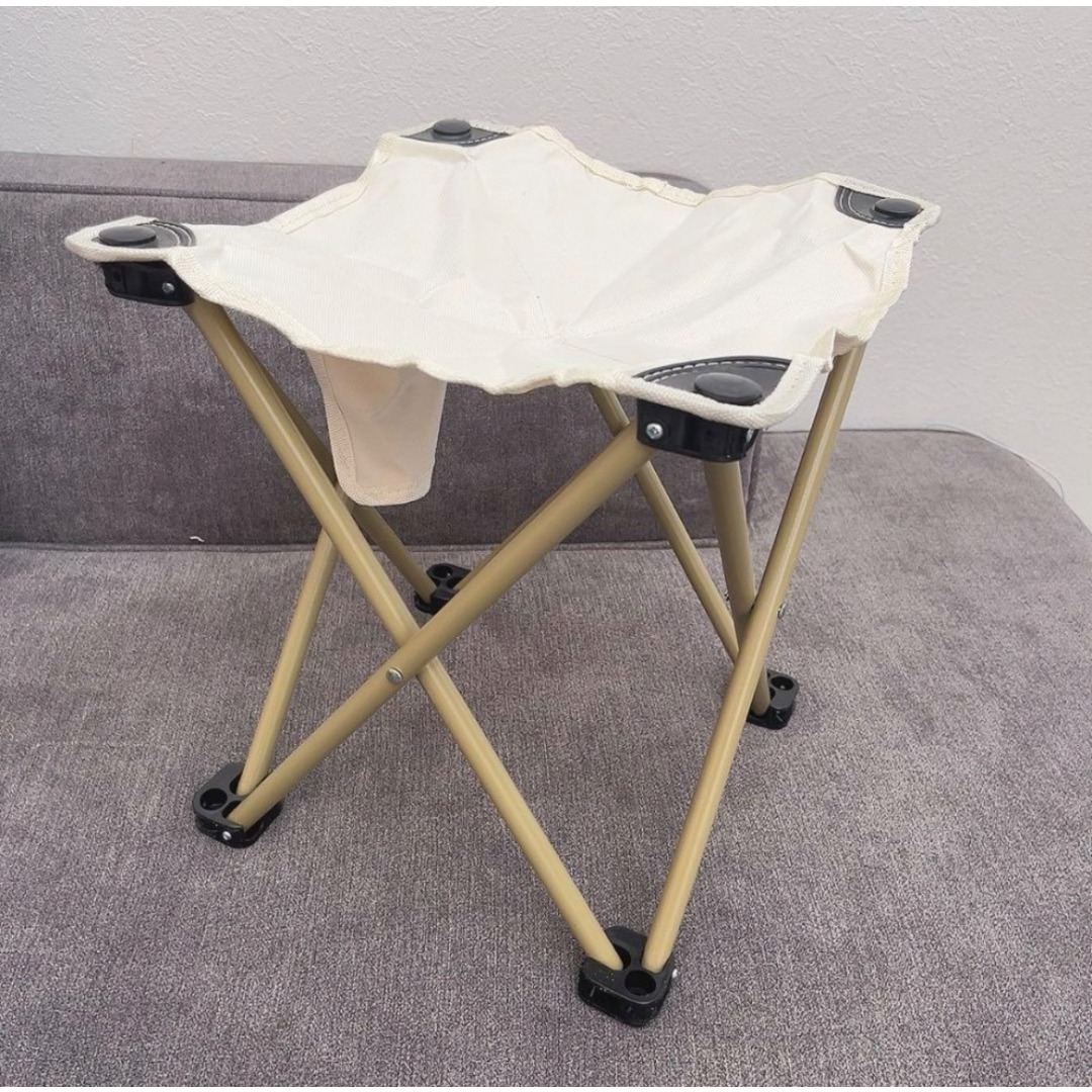 軽量 コンパクト 折りたたみ 折り畳み チェア イス 椅子  アウトドア 白 インテリア/住まい/日用品の椅子/チェア(折り畳みイス)の商品写真