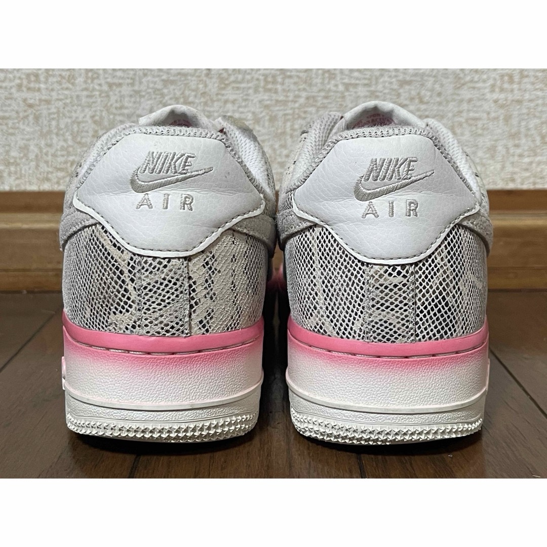 NIKE(ナイキ)のNIKE AIR FORCE 1 07 "OUR FORCE 1" 24.5cm レディースの靴/シューズ(スニーカー)の商品写真