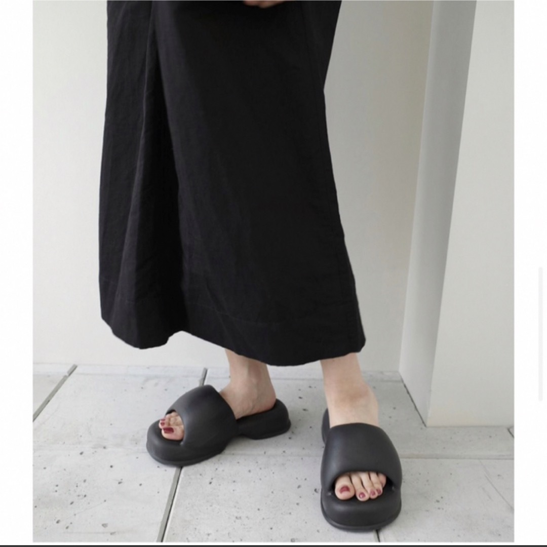 TODAYFUL(トゥデイフル)のTODAYFUL Recovery Volume Sandals サンダル　黒 レディースの靴/シューズ(サンダル)の商品写真