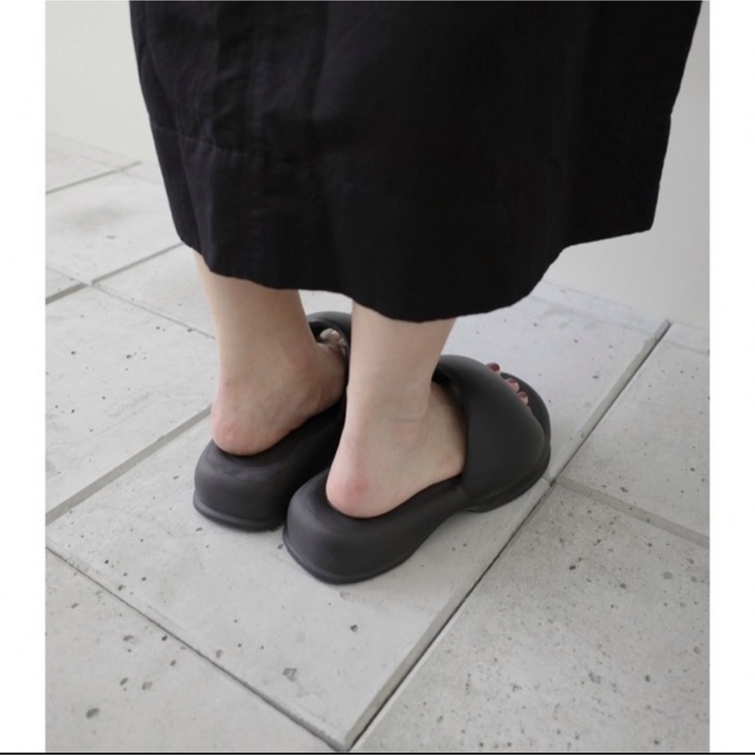 TODAYFUL(トゥデイフル)のTODAYFUL Recovery Volume Sandals サンダル　黒 レディースの靴/シューズ(サンダル)の商品写真