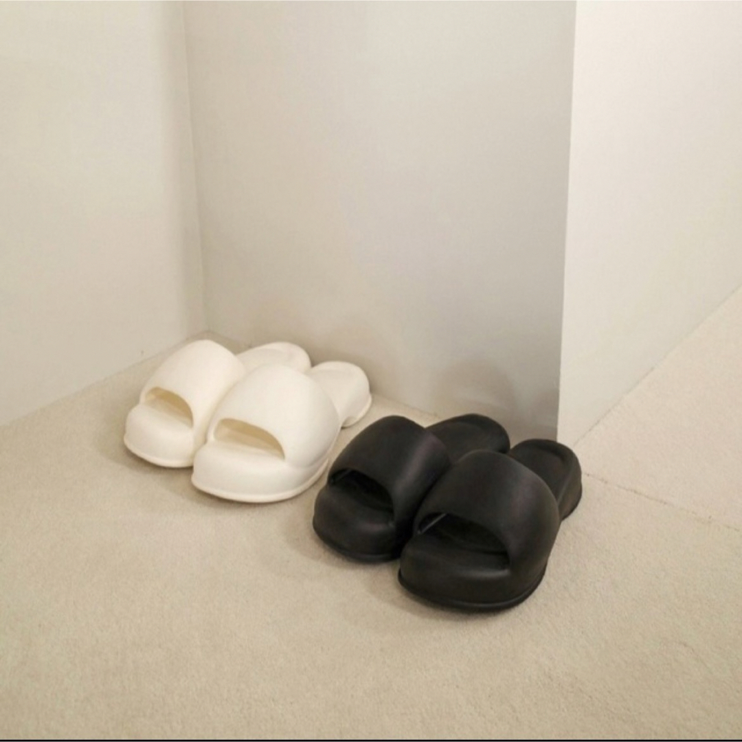 TODAYFUL(トゥデイフル)のTODAYFUL Recovery Volume Sandals サンダル　黒 レディースの靴/シューズ(サンダル)の商品写真