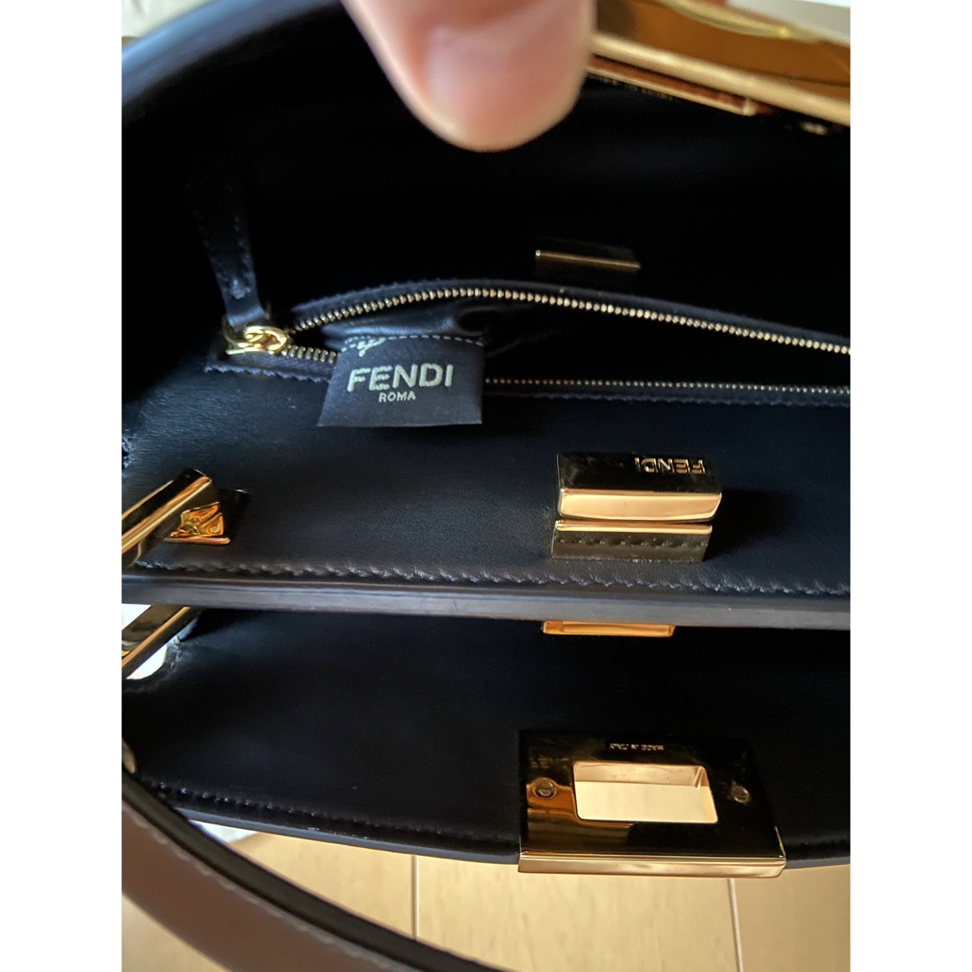 FENDI(フェンディ)のFENDI・フェンディ・エッセンシャリー・美品 レディースのバッグ(ハンドバッグ)の商品写真