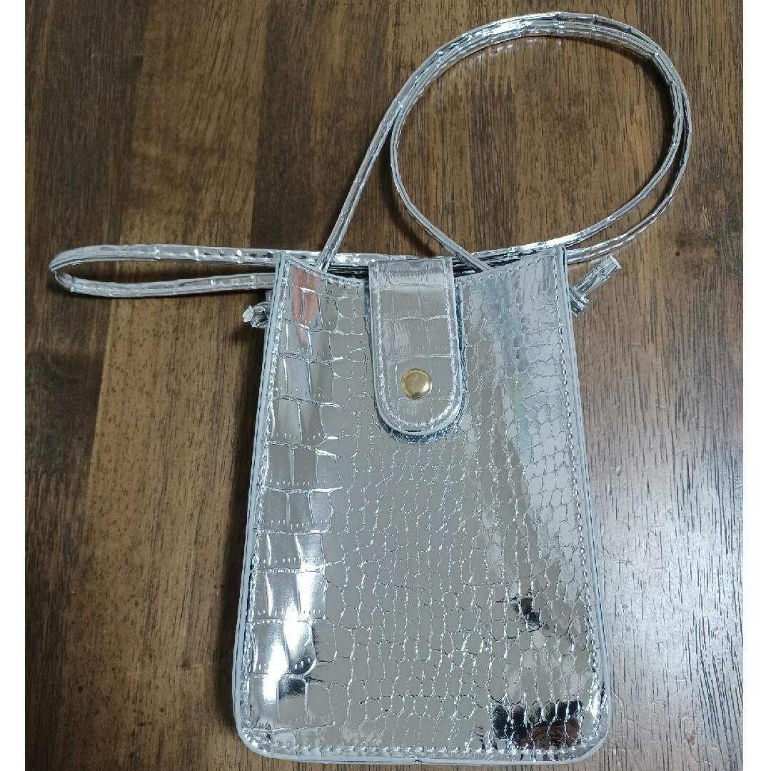 SHEIN(シーイン)のSHEINミニクロコダイル柄ショルダーバッグ 正方形 シルバー レディースのバッグ(ショルダーバッグ)の商品写真