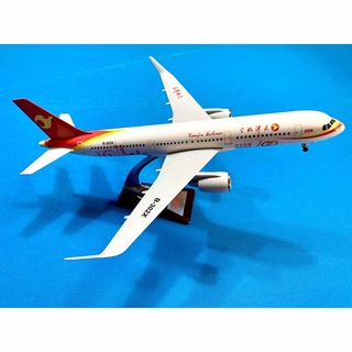 飛行機　模型　天津航空  第100架飞机記念模型　B302X(模型/プラモデル)