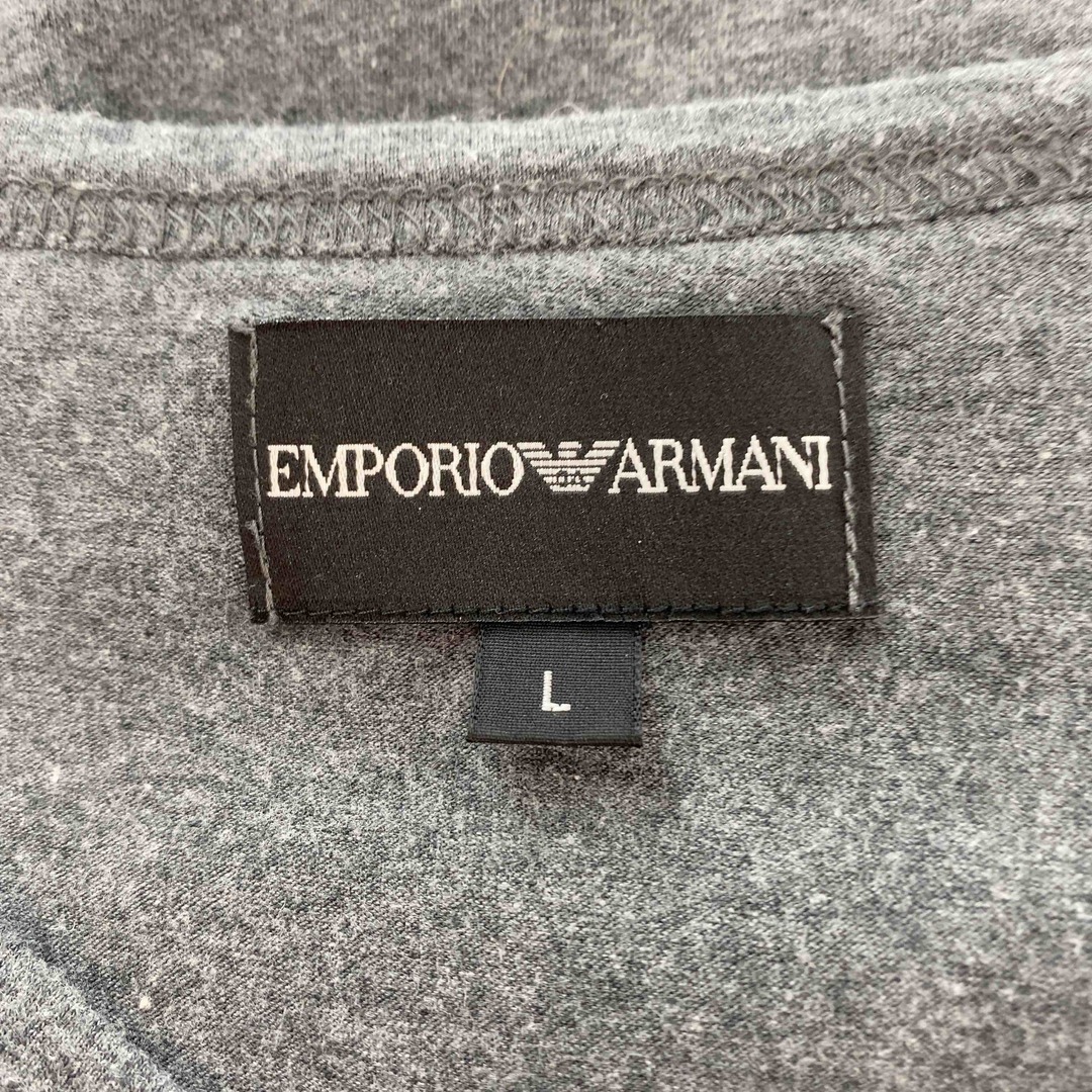 EMPORIO ARMANI エンポリオアルマーニ 　グレー　Vネック　メンズ Tシャツ（半袖） メンズのトップス(Tシャツ/カットソー(半袖/袖なし))の商品写真