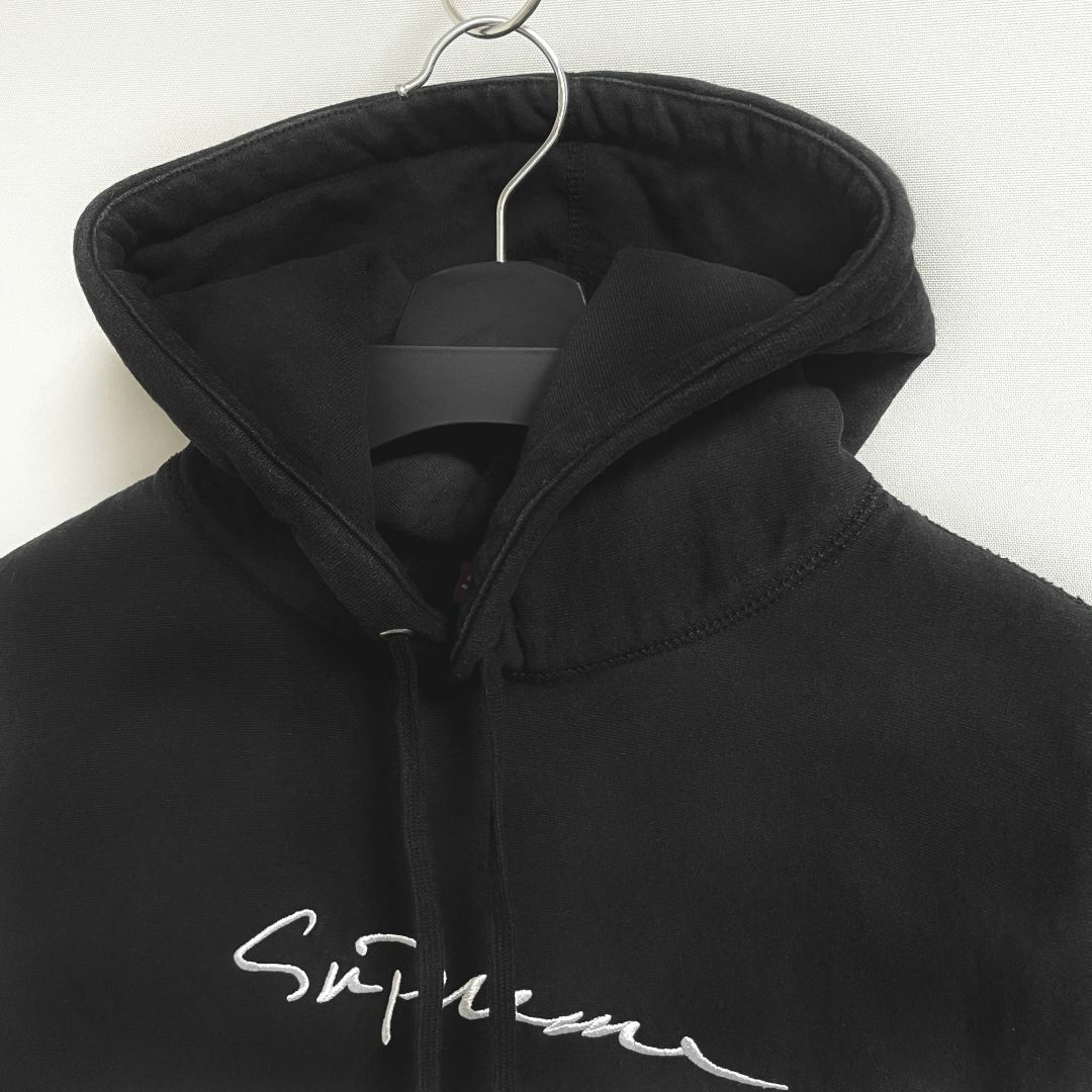 Supreme(シュプリーム)のSupreme Classic Script Hooded Sweatshirt メンズのトップス(パーカー)の商品写真