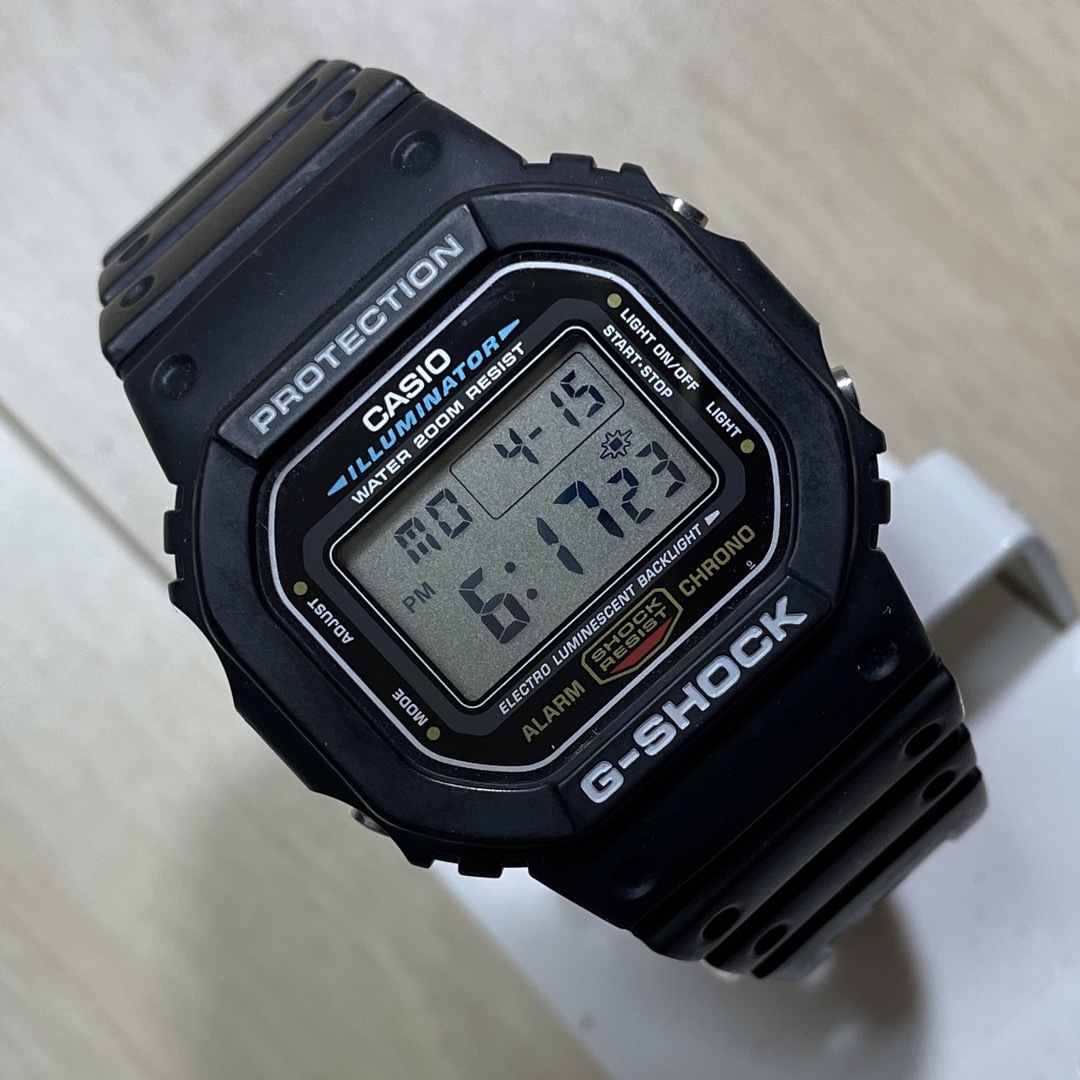 G-SHOCK(ジーショック)のCASIO G-SHOCK DW-5600腕時計 メンズの時計(腕時計(デジタル))の商品写真