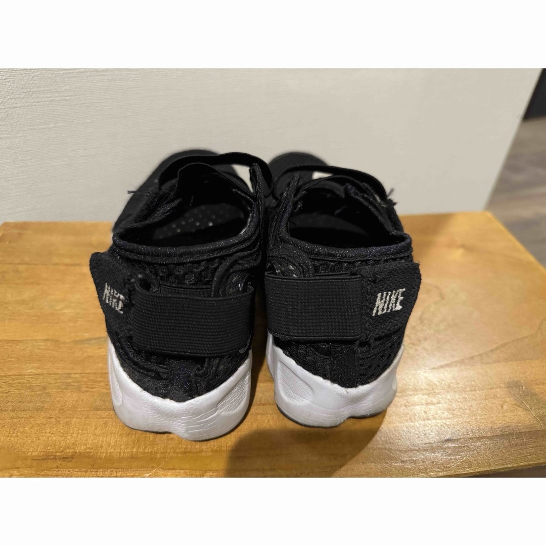 NIKE(ナイキ)のナイキリフト　キッズ22㎝ キッズ/ベビー/マタニティのキッズ靴/シューズ(15cm~)(サンダル)の商品写真