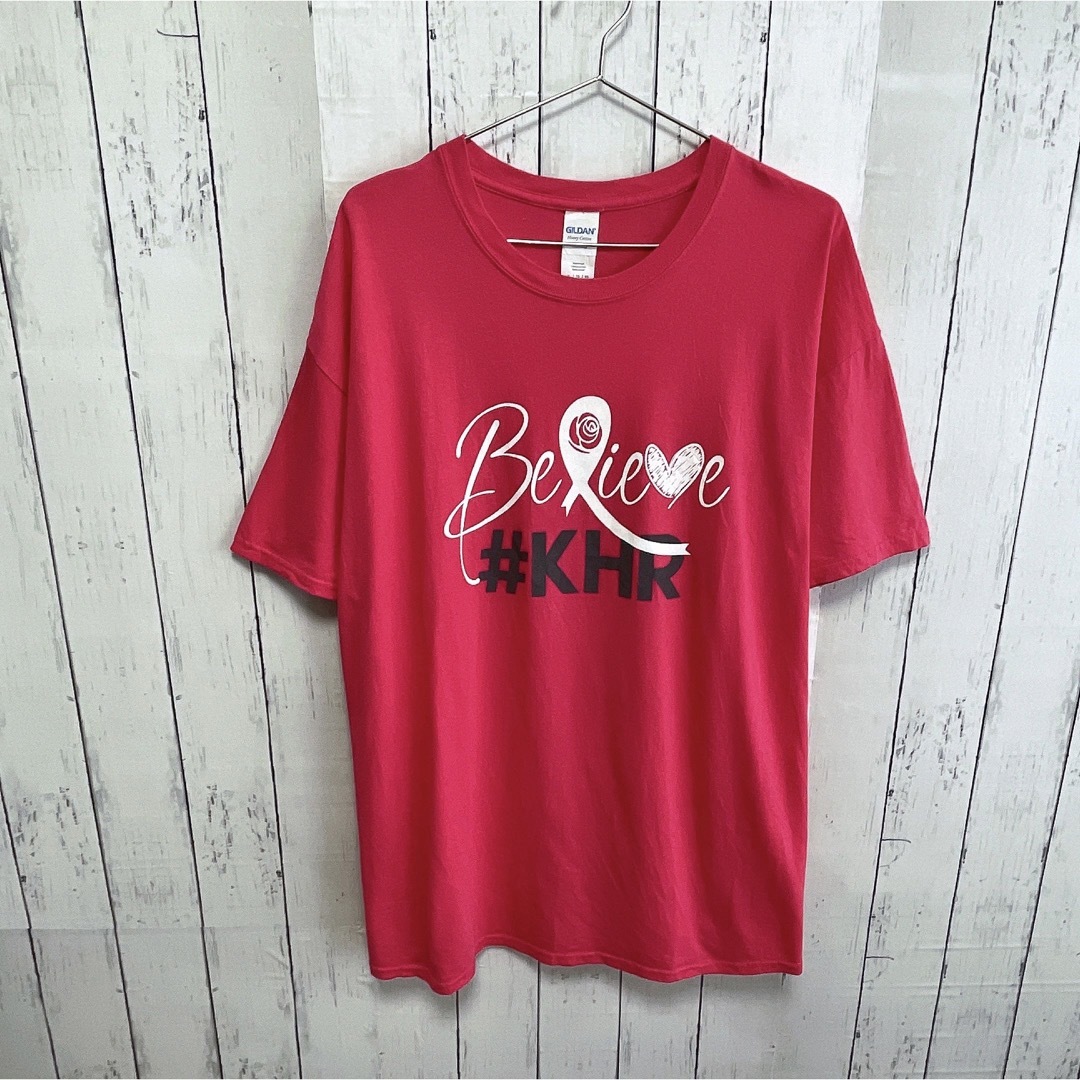 GILDAN(ギルタン)のUSA古着　GILDAN　Tシャツ　XL　ピンク　プリント　ロゴ　クルーネック メンズのトップス(Tシャツ/カットソー(半袖/袖なし))の商品写真