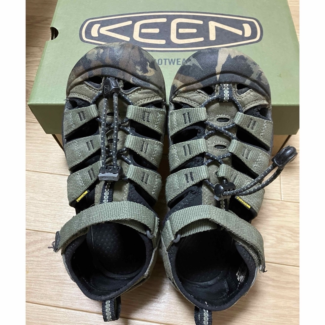 KEEN(キーン)のKEEN サンダル　美品　22.5㎝ キッズ/ベビー/マタニティのキッズ靴/シューズ(15cm~)(サンダル)の商品写真