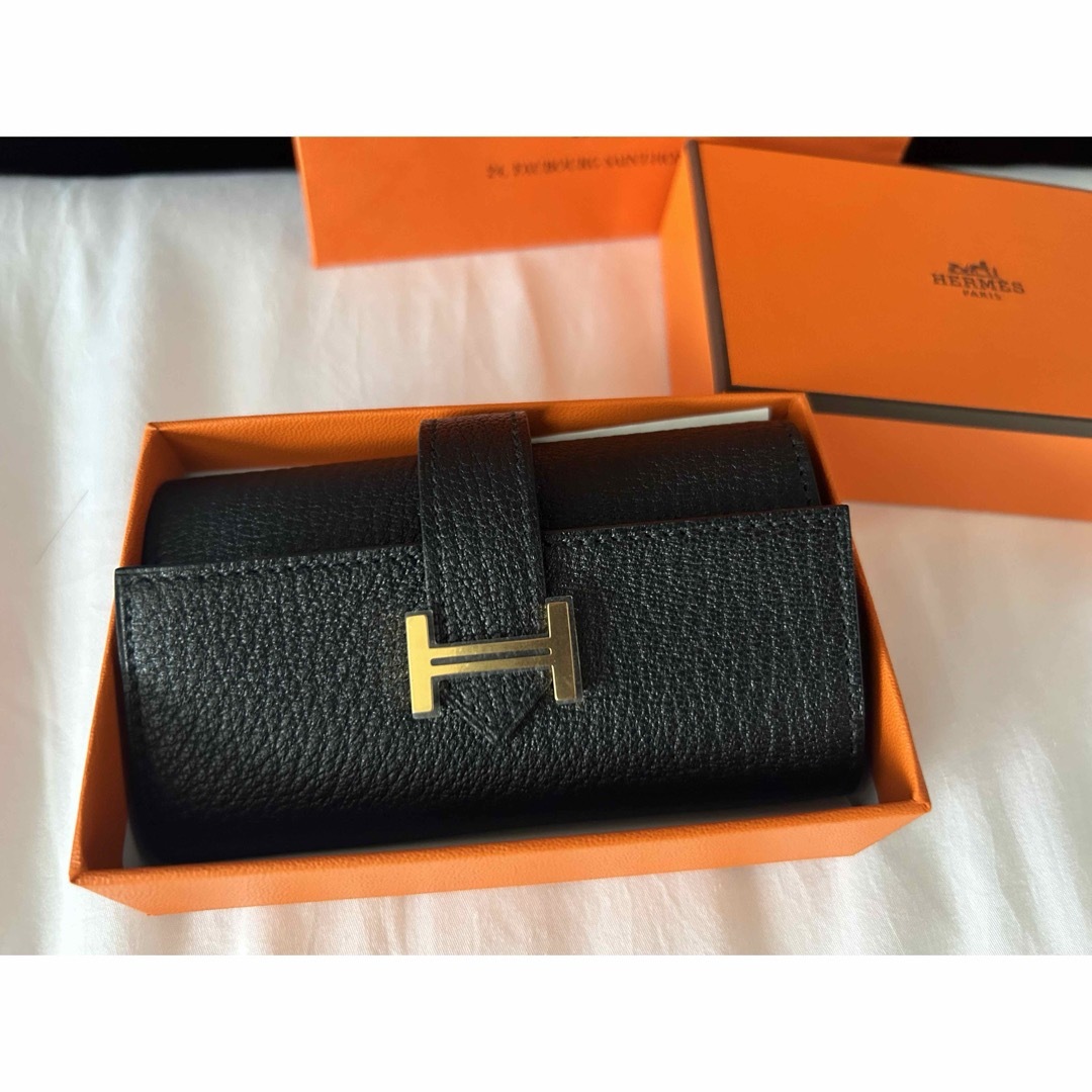 Hermes(エルメス)のエルメスHermes べアン4連キーケース ノワール　ゴールド金具 レディースのファッション小物(キーケース)の商品写真