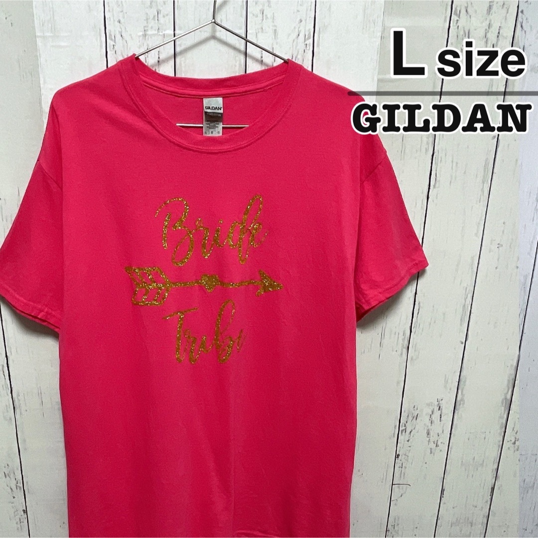 GILDAN(ギルタン)のUSA古着　GILDAN　Tシャツ　L　ピンク　ゴールド　プリント　クルーネック メンズのトップス(Tシャツ/カットソー(半袖/袖なし))の商品写真