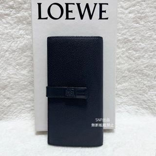 ロエベ(LOEWE)のロエベ ラージ バーティカルウォレット ストラップ アナグラム レザー ブラック(財布)