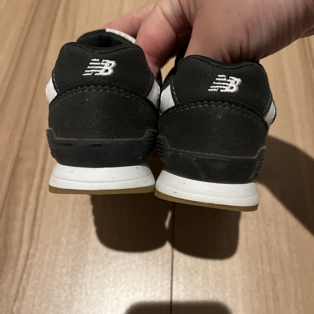 New Balance(ニューバランス)のNew Balance  黒　17センチ キッズ/ベビー/マタニティのキッズ靴/シューズ(15cm~)(スニーカー)の商品写真