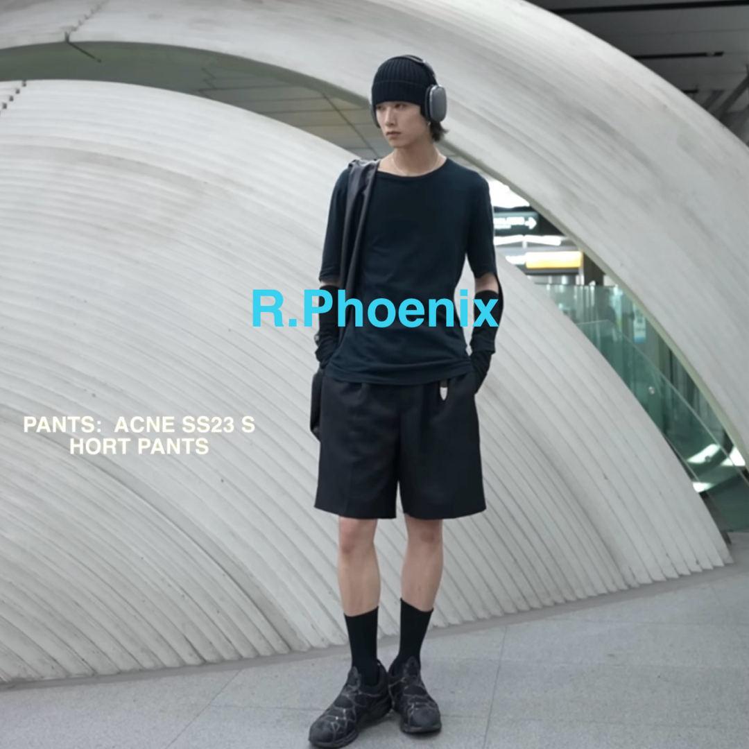 Acne Studios(アクネストゥディオズ)のACNE STUDIOS TAILORED PLEATED SHORTS 46 メンズのパンツ(ショートパンツ)の商品写真