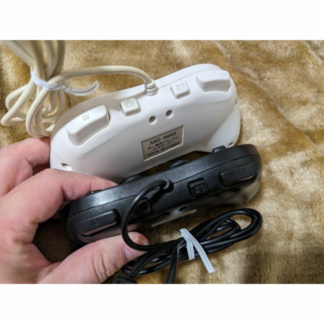 Wii WiiU クラシックコントローラー　Pro　白　黒　 2個セット エンタメ/ホビーのゲームソフト/ゲーム機本体(その他)の商品写真