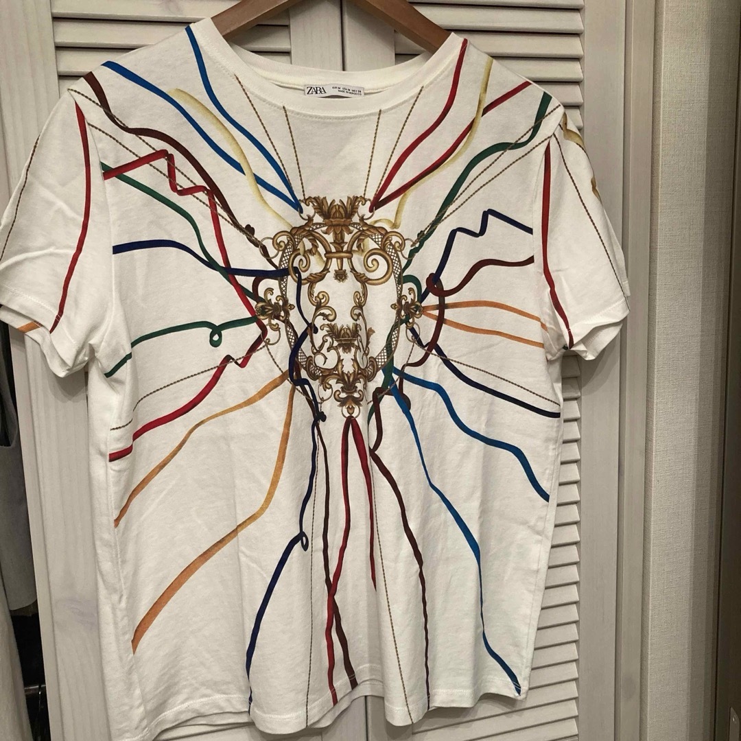 ZARA(ザラ)のZARA  一回着用　Tシャツ  レディースのトップス(Tシャツ(半袖/袖なし))の商品写真