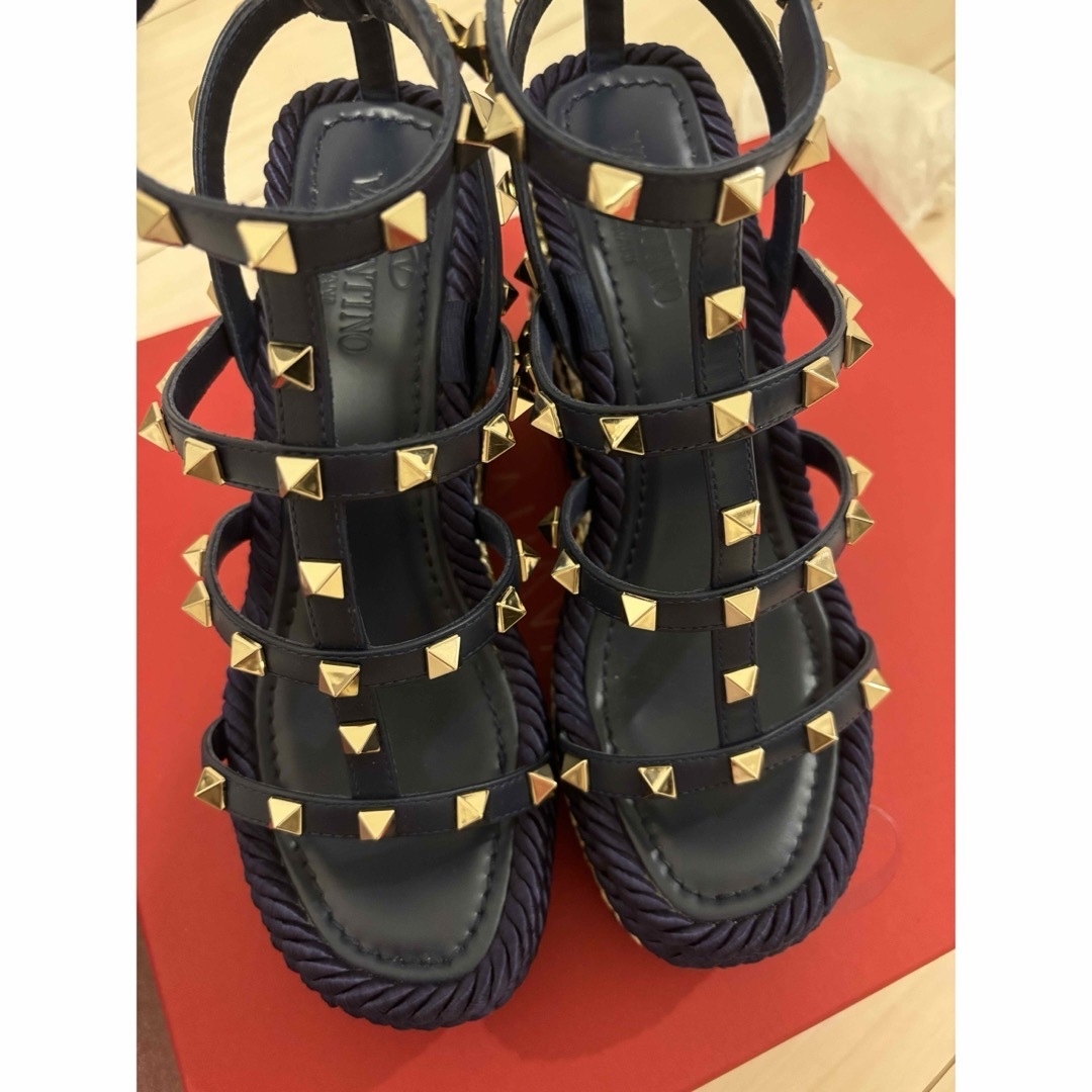 VALENTINO(ヴァレンティノ)のヴァレンティノ　ウェッジサンダル レディースの靴/シューズ(サンダル)の商品写真