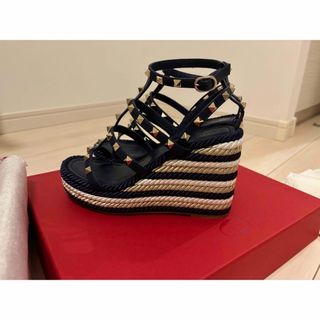 ヴァレンティノ(VALENTINO)のヴァレンティノ　ウェッジサンダル(サンダル)