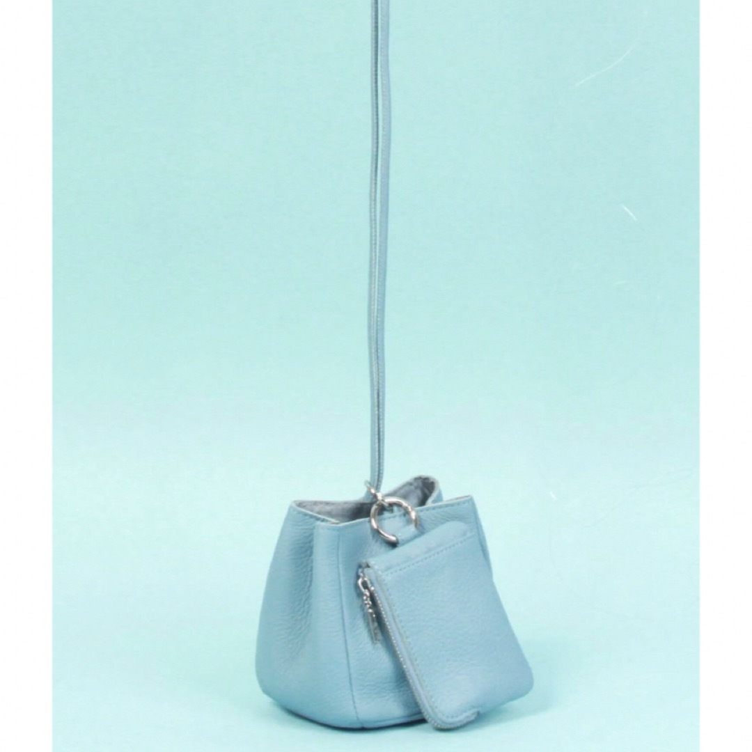 Beau're(ビュレ)の【新品】BEAURE ビュレ　カウレザー　2SET マルチバッグ　サックスブルー レディースのバッグ(ショルダーバッグ)の商品写真