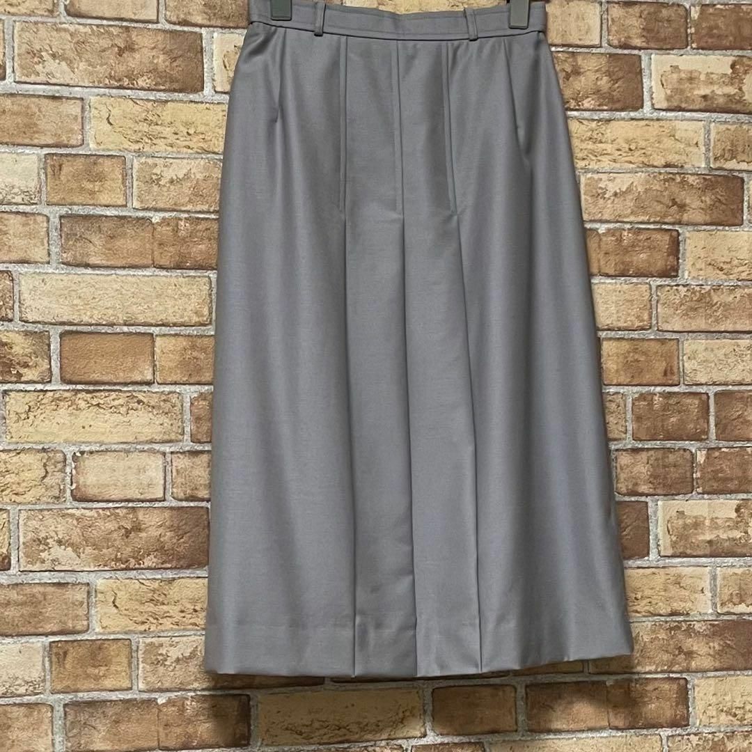 BURBERRY(バーバリー)のバーバリー　プリーツスカート　ウール　膝丈　グレー　古着女子 レディースのスカート(ひざ丈スカート)の商品写真