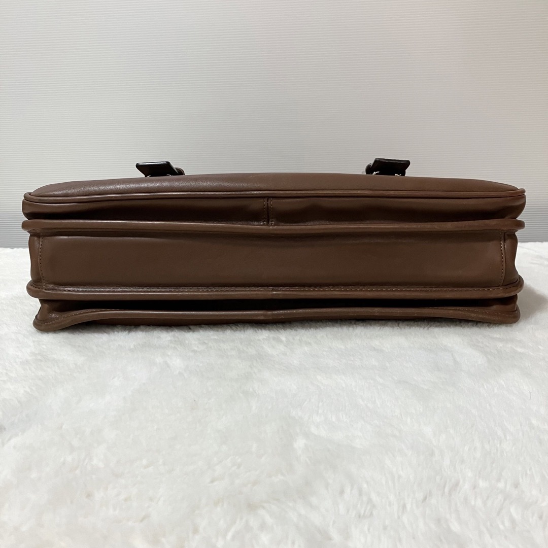 美品 COACH ビジネスバッグ 2way ショルダー ハンド 収納多数 A4