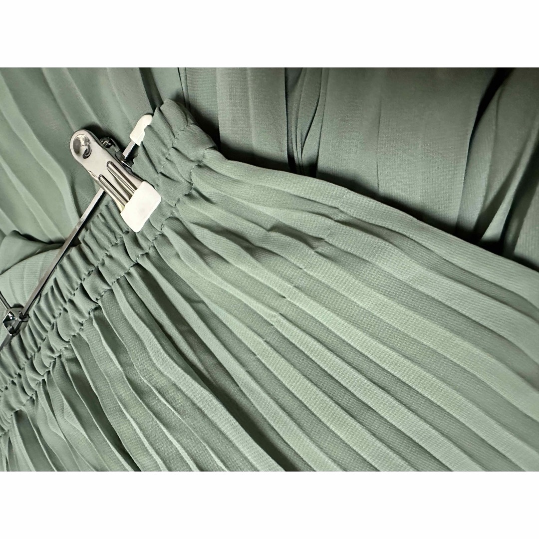 GU(ジーユー)のロングスカート プリーツスカート シフォンスカート グリーン  レディースのスカート(ロングスカート)の商品写真
