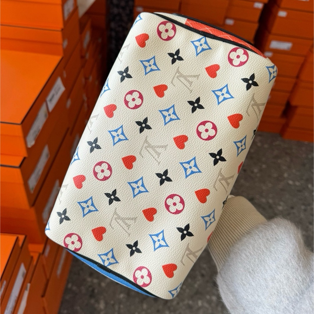 LOUIS VUITTON(ルイヴィトン)のLV  スピーディー30 レディースのバッグ(ショルダーバッグ)の商品写真