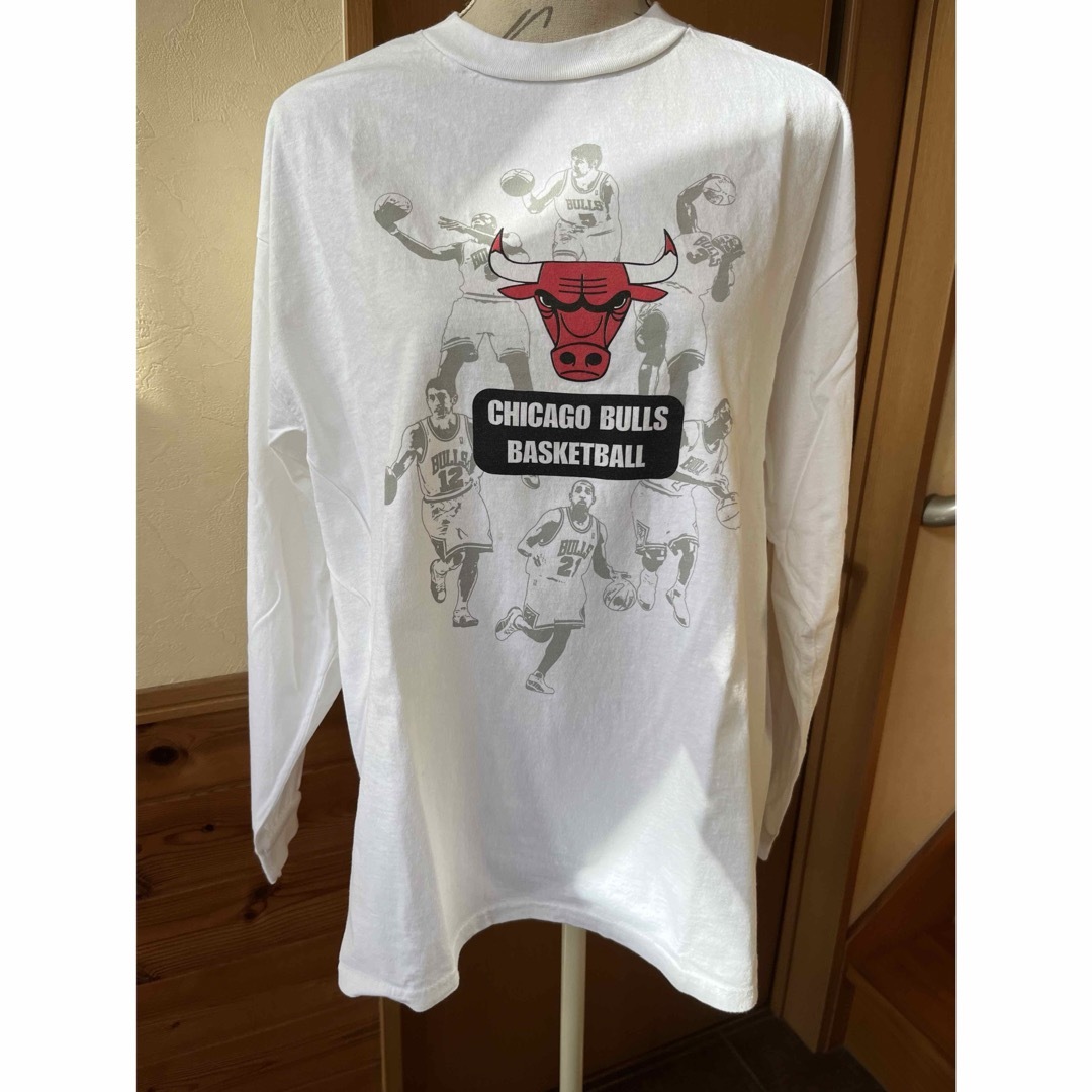 美品　シカゴブルズ　バスケ　ロングTシャツ　DELTA PRO WEIGHT メンズのトップス(Tシャツ/カットソー(七分/長袖))の商品写真