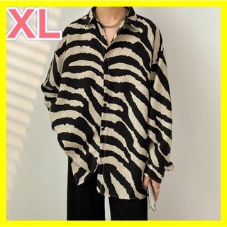 ドレープ感ゆったり　シフォン軽やかレトロフラワー　メンズシャツ　ブラック　XL(シャツ)