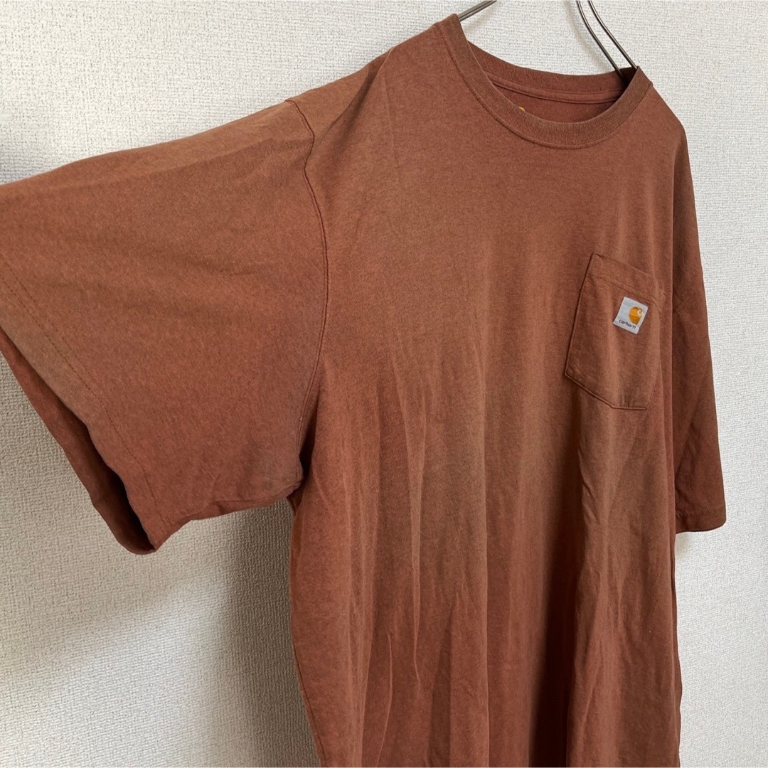 carhartt(カーハート)の【カーハート】半袖Tシャツ　胸ポケット　ワンポイントロゴ　ブラウン茶色F9 メンズのトップス(Tシャツ/カットソー(半袖/袖なし))の商品写真