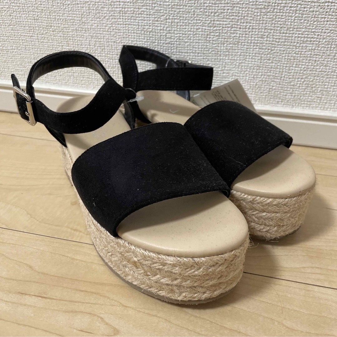 WEGO(ウィゴー)の新品未使用　厚底サンダル　サンダル　ウィゴー　wego 韓国　シンプル レディースの靴/シューズ(サンダル)の商品写真
