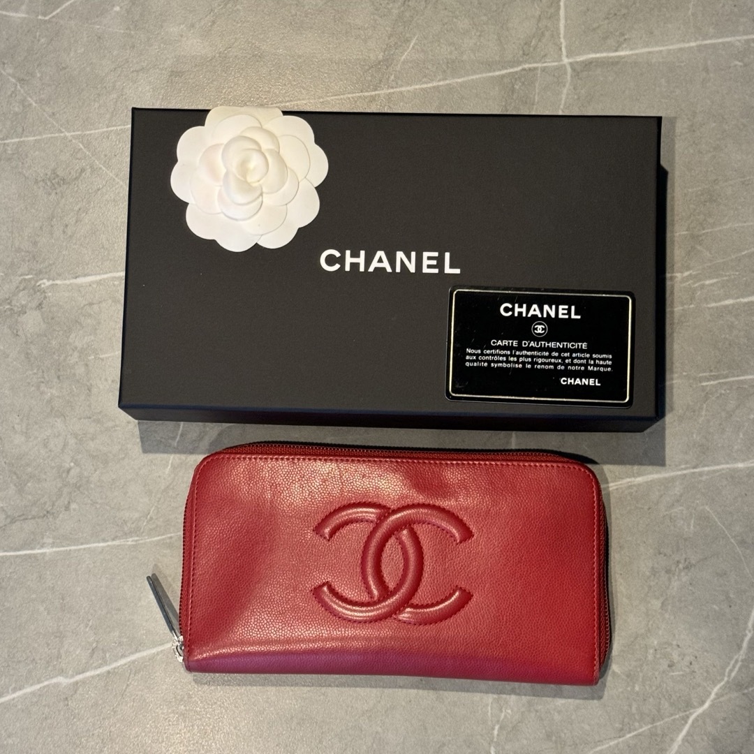 CHANEL(シャネル)のシャネル　CHANEL キャビアスキン　長財布　ココマーク　赤 レディースのファッション小物(財布)の商品写真