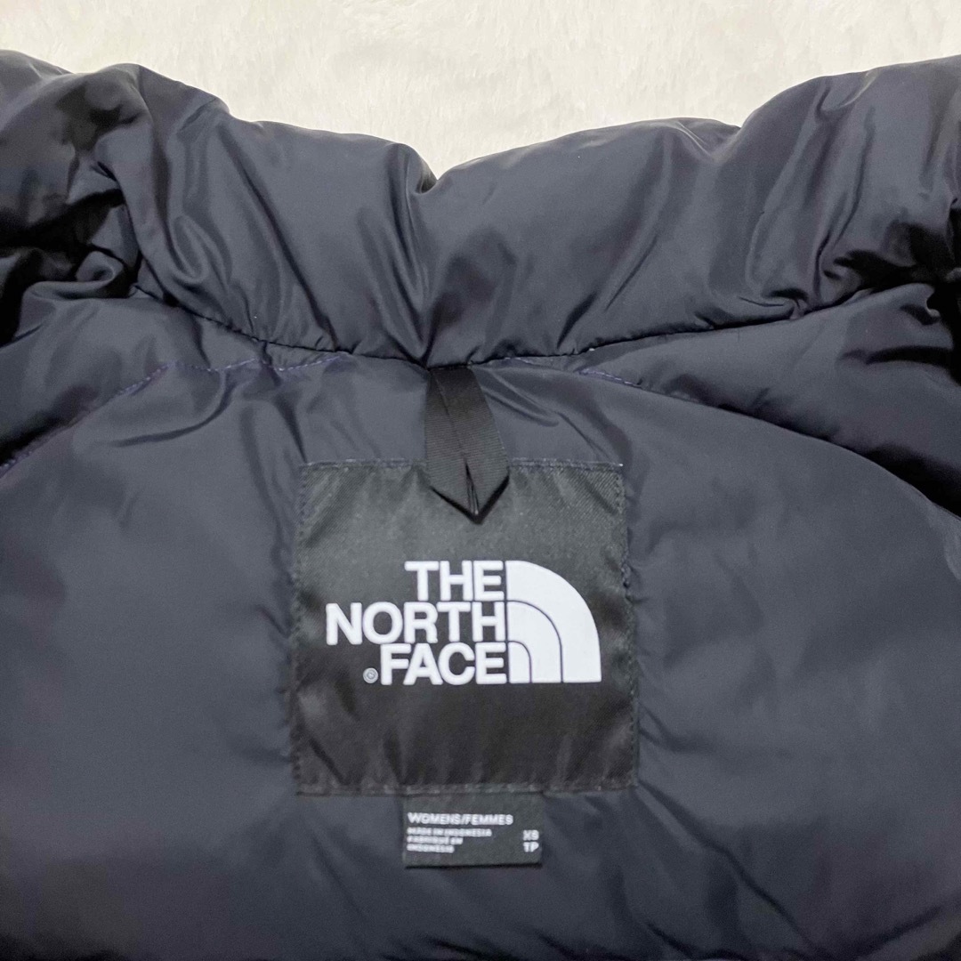 THE NORTH FACE(ザノースフェイス)の美品 ノースフェイス 700 紫 XS クロップド丈 ヌプシ ダウン ジャケット レディースのジャケット/アウター(ダウンジャケット)の商品写真