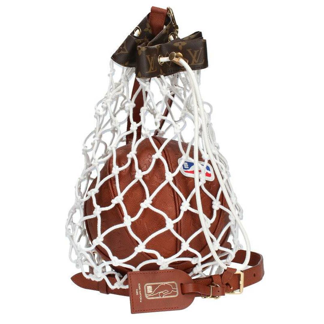 LOUIS VUITTON(ルイヴィトン)のルイヴィトン  M57974 ボール・イン・バスケット ×NBA モノグラムショルダーバッグ メンズ メンズのバッグ(ショルダーバッグ)の商品写真