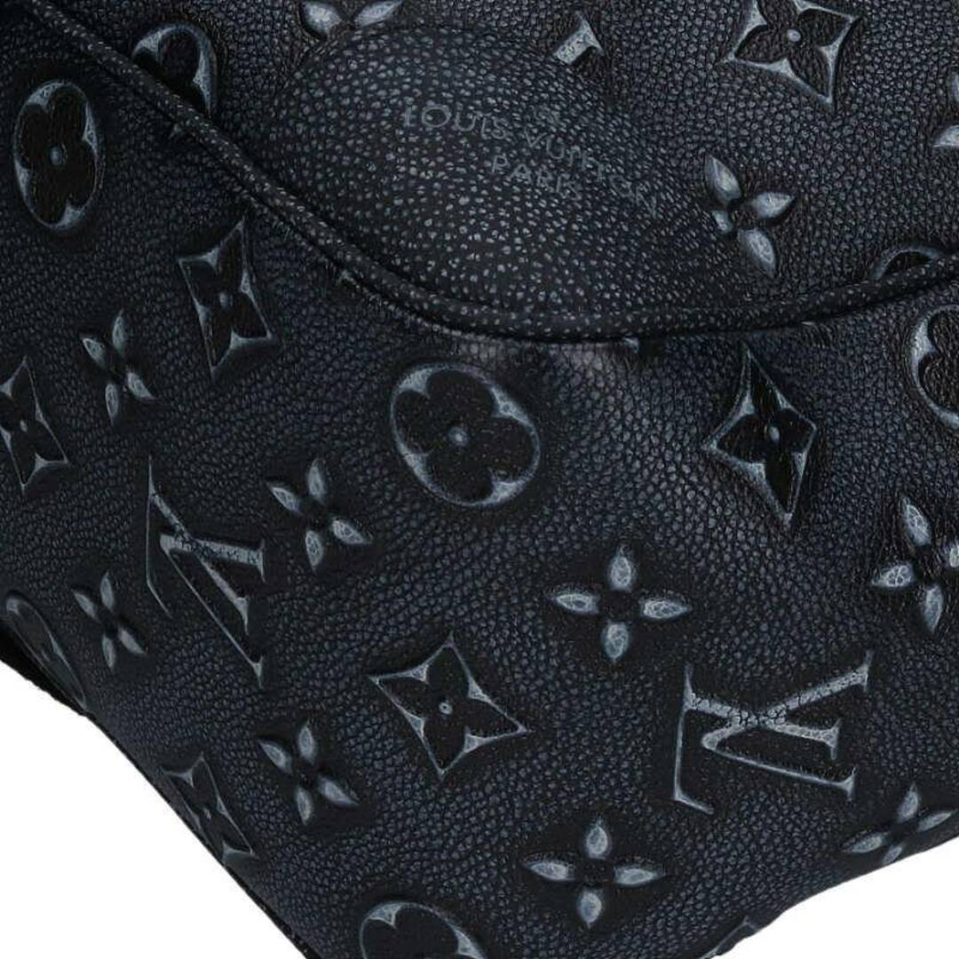 LOUIS VUITTON(ルイヴィトン)のルイヴィトン  M21359 ロールトップ モノグラムエンボスレザーバックパック メンズ メンズのバッグ(バッグパック/リュック)の商品写真