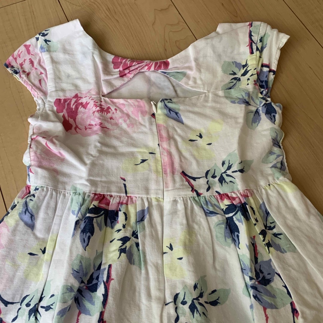 GAP Kids(ギャップキッズ)のGAP 花柄ワンピース　120 キッズ/ベビー/マタニティのキッズ服女の子用(90cm~)(ワンピース)の商品写真