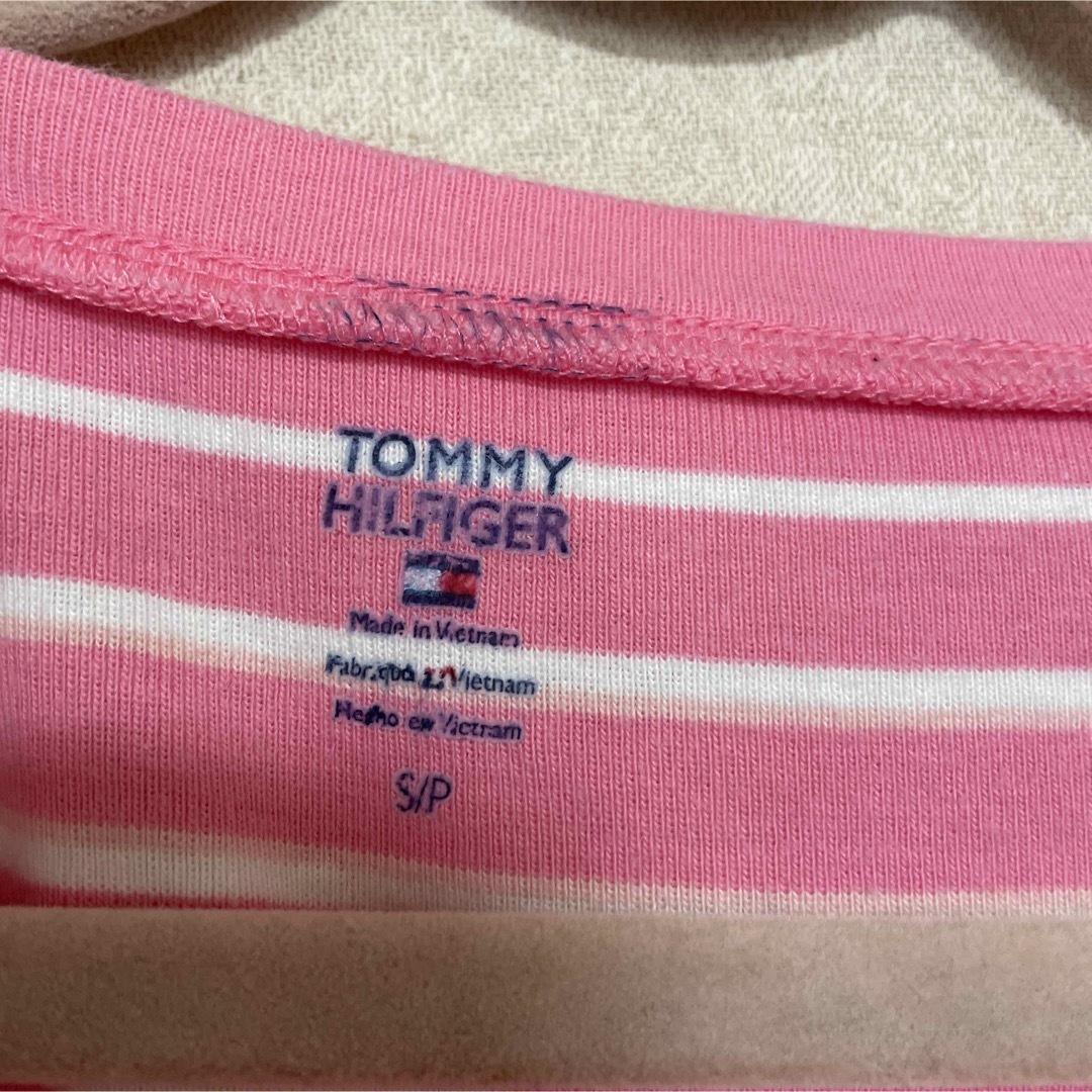 TOMMY HILFIGER(トミーヒルフィガー)のトミーヒルフィガー ボーダー ピンク Tシャツ レディースのトップス(Tシャツ(半袖/袖なし))の商品写真