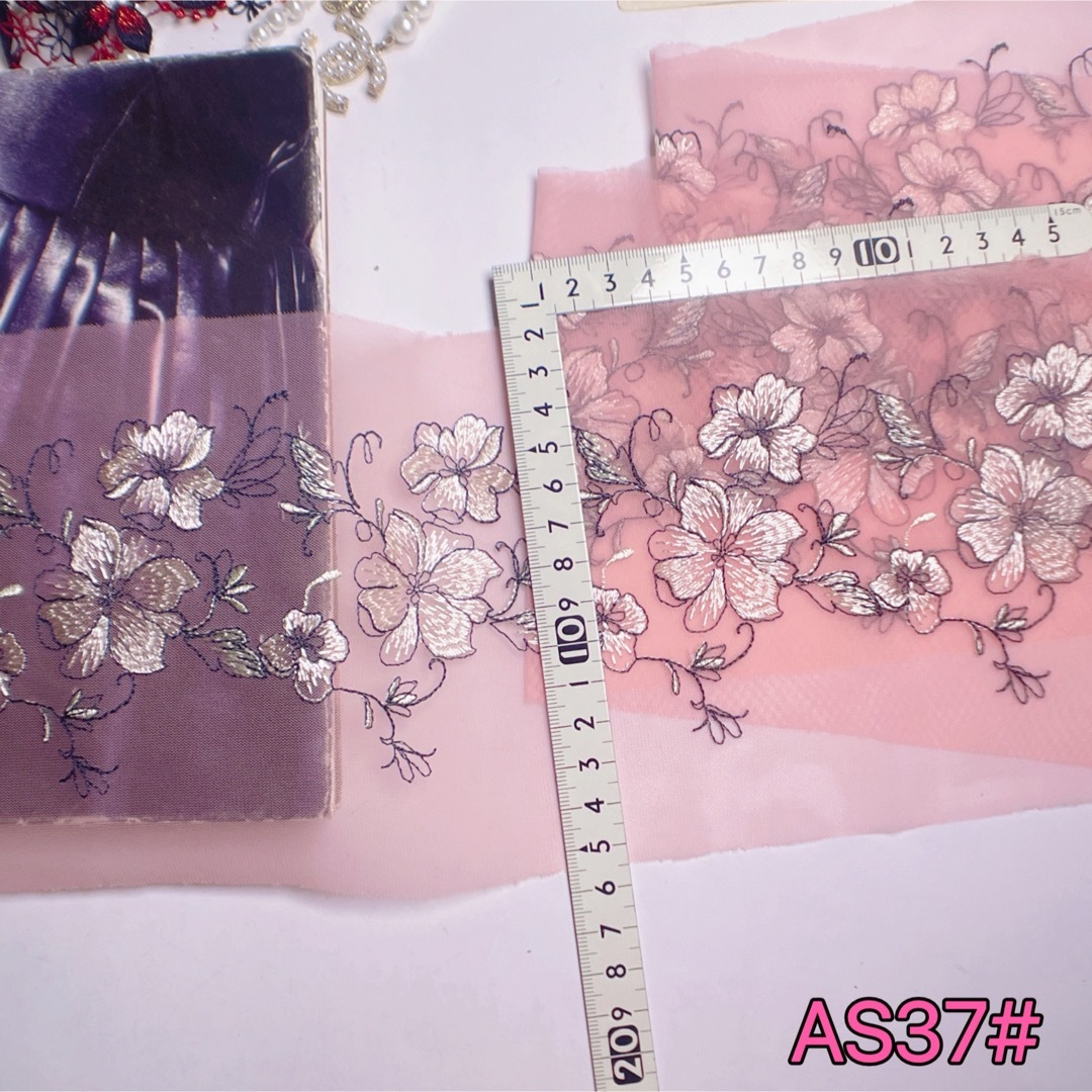 ★1点物★AS37# 光沢感　繊細　花柄　中間刺繍　チュールレース材料　洋服人形 ハンドメイドの素材/材料(生地/糸)の商品写真