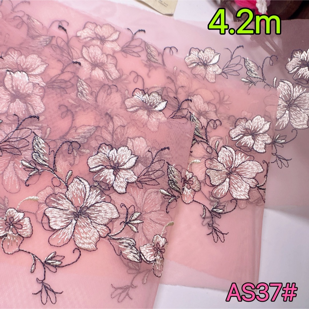 ★1点物★AS37# 光沢感　繊細　花柄　中間刺繍　チュールレース材料　洋服人形 ハンドメイドの素材/材料(生地/糸)の商品写真