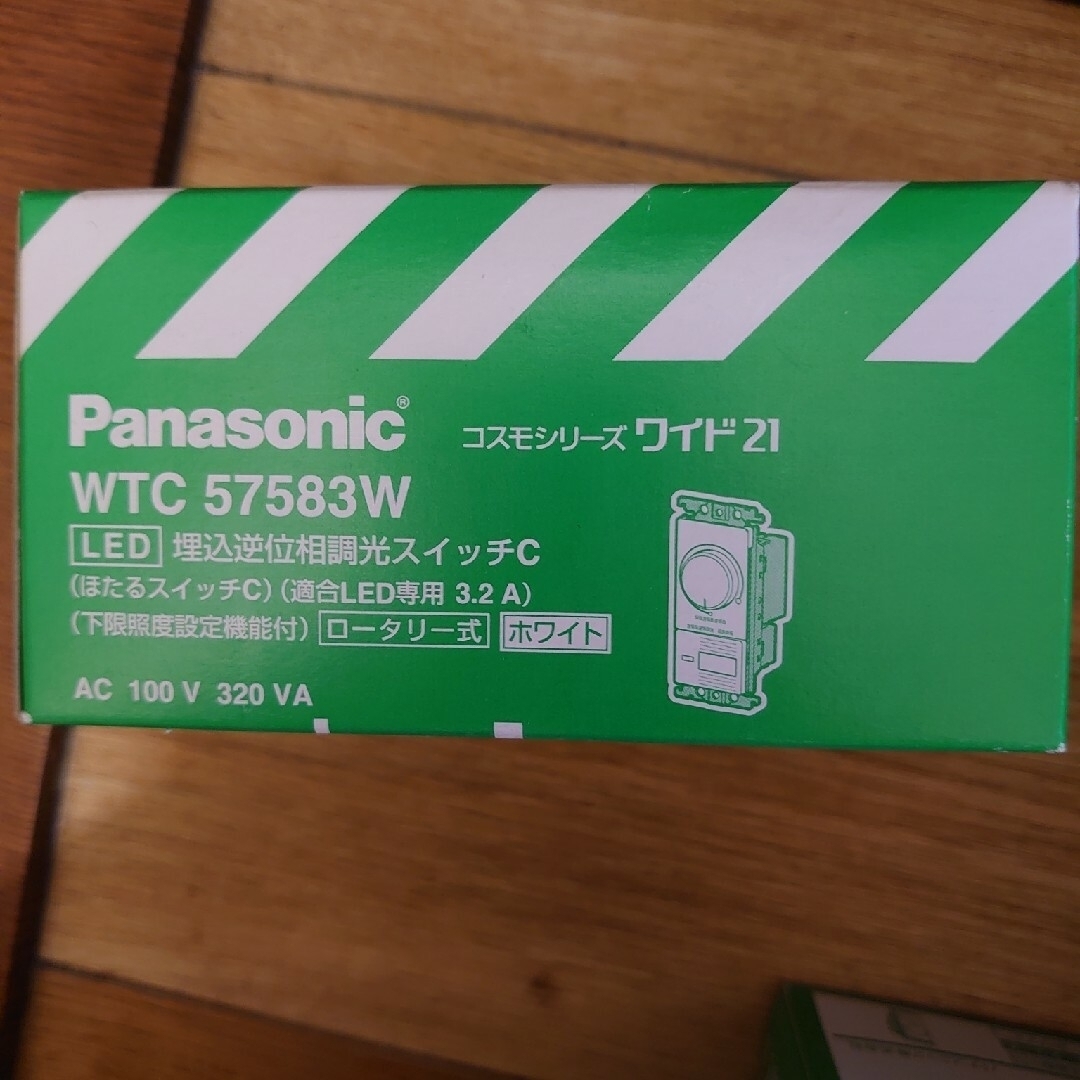 Panasonic(パナソニック)のパナソニック　WTC57583W (LED)埋込逆位相調光スイッチC　（8個) インテリア/住まい/日用品のライト/照明/LED(その他)の商品写真