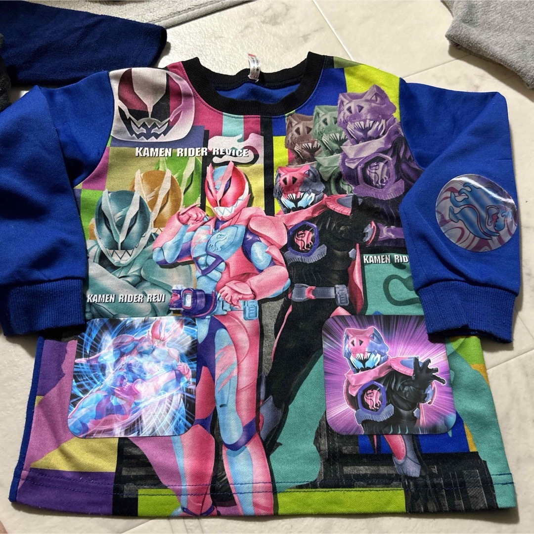 BANDAI(バンダイ)の仮面ライダーパジャマセット キッズ/ベビー/マタニティのキッズ服男の子用(90cm~)(パジャマ)の商品写真