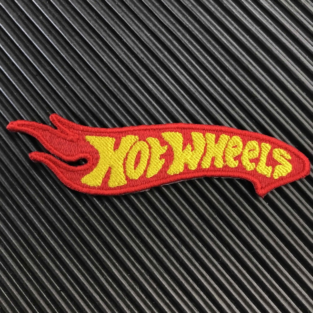 ホットウィール(ホットウィール)のHOT WHEELS ホットウィール ロゴ アイロンワッペン 赤 パッチ -7 ハンドメイドの素材/材料(各種パーツ)の商品写真