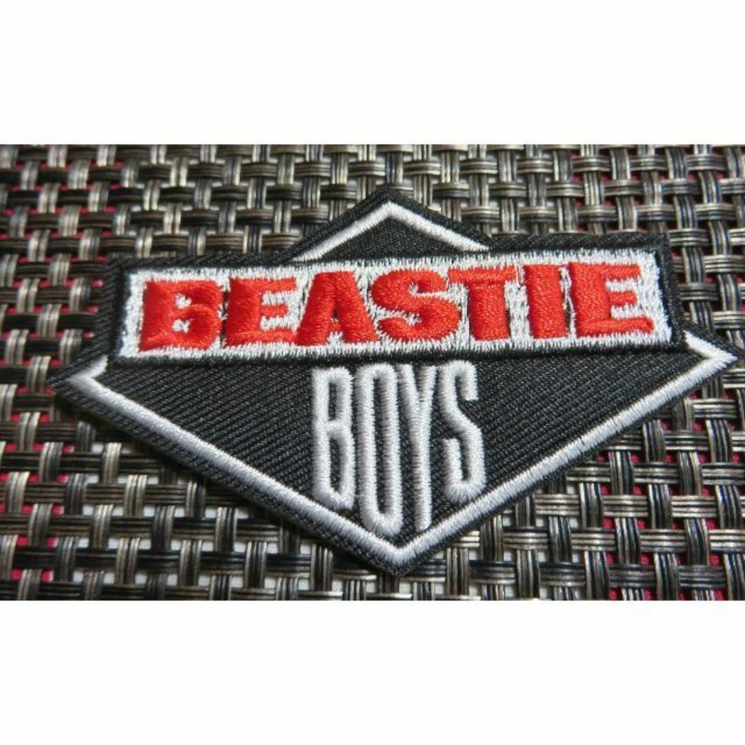 黒赤菱◆ビースティ・ボーイズBeastieBoysヒップホップUSA激渋ワッペン エンタメ/ホビーのタレントグッズ(ミュージシャン)の商品写真