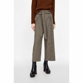 ザラ(ZARA)の秋物☆ZARAのリボン付きパンツ(カジュアルパンツ)