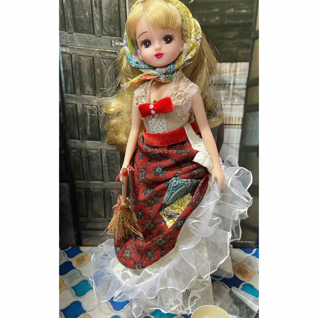T-ARTS(タカラトミーアーツ)のリカちゃんシンデレラ風衣装 ハンドメイドのぬいぐるみ/人形(人形)の商品写真