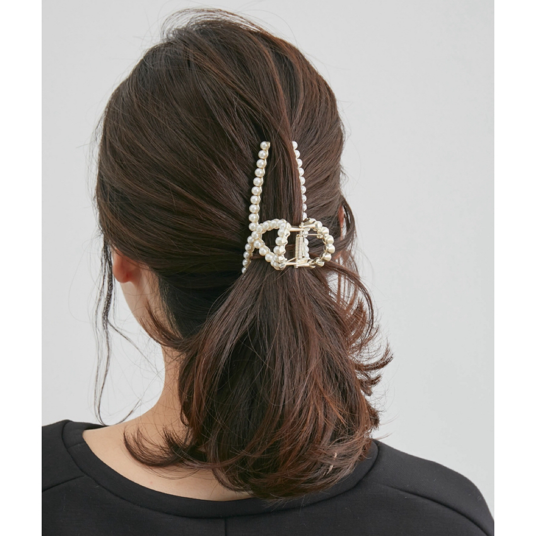 ViS(ヴィス)のVIS パールヘアクリップ 新品 レディースのヘアアクセサリー(バレッタ/ヘアクリップ)の商品写真