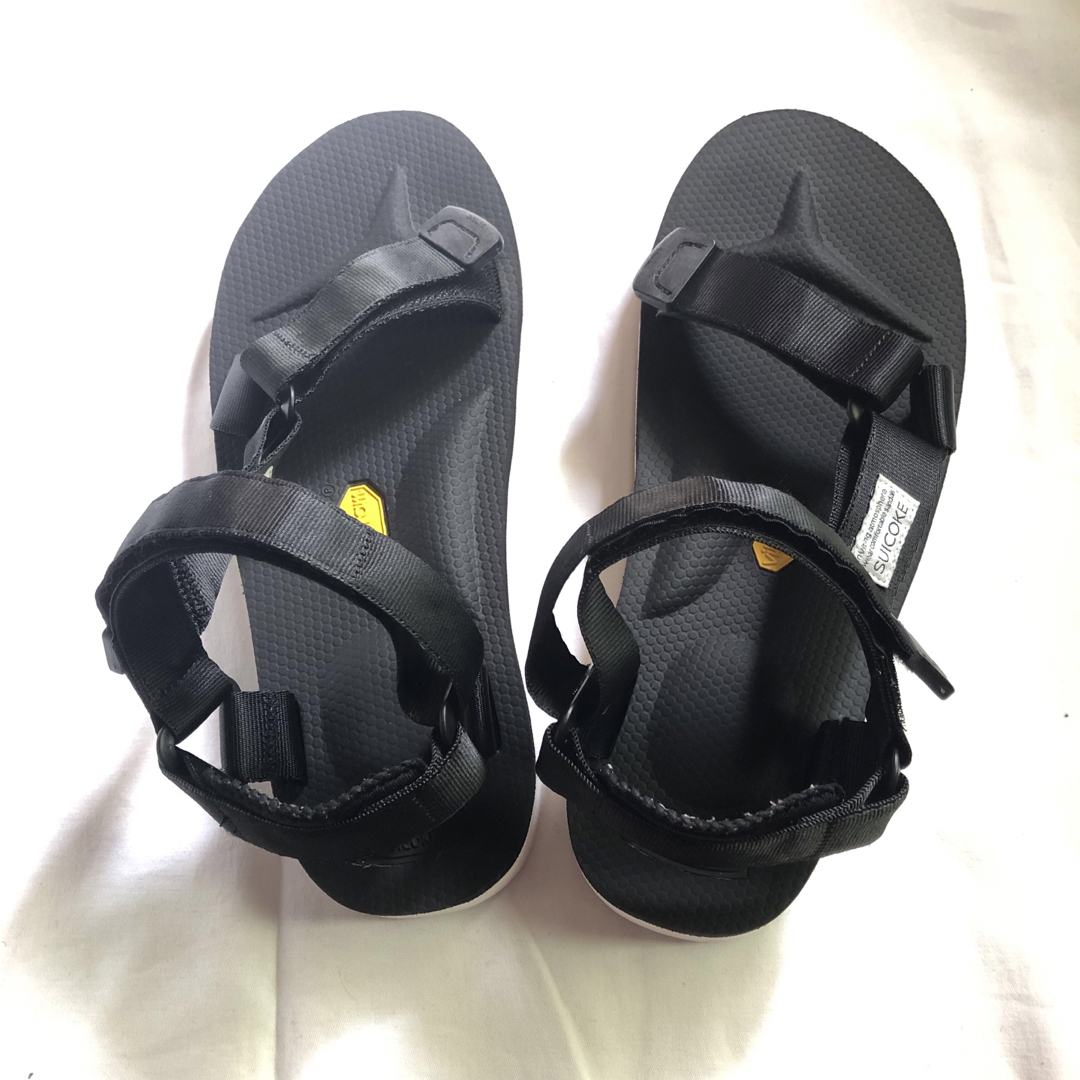 suicoke(スイコック)のSUICOKE サンダル　ストラップ　ブラック メンズの靴/シューズ(サンダル)の商品写真