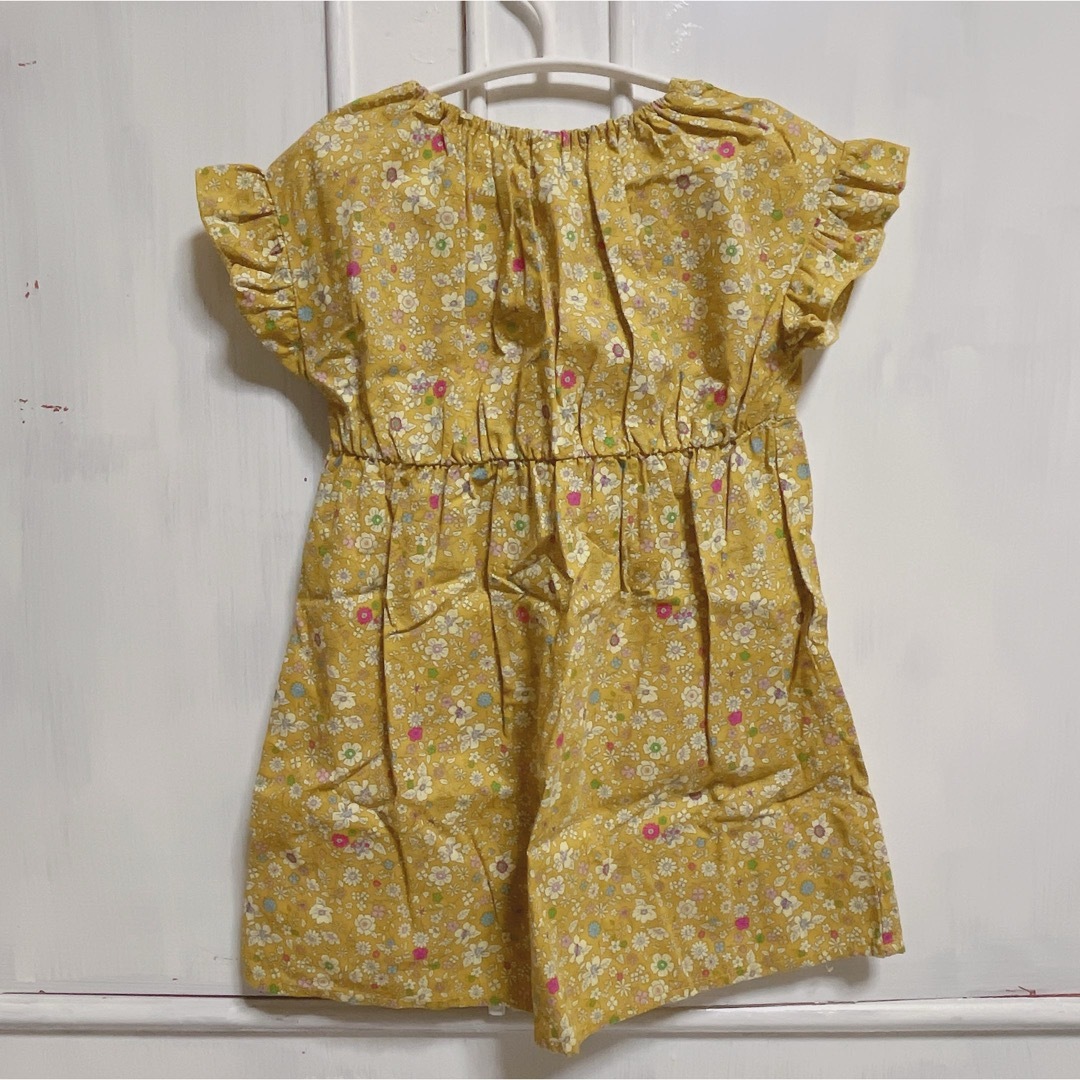 西松屋(ニシマツヤ)の花柄ワンピース キッズ/ベビー/マタニティのキッズ服女の子用(90cm~)(ワンピース)の商品写真